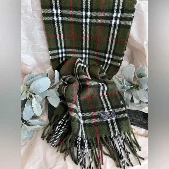 MINT Vintage Burberrys of London Lambswool Scarf Olive Green Nova Check - Picture 7 of 9